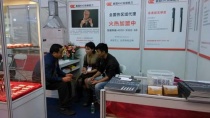 在KHC鎢鋼銑刀展會上與客戶愉快洽淡